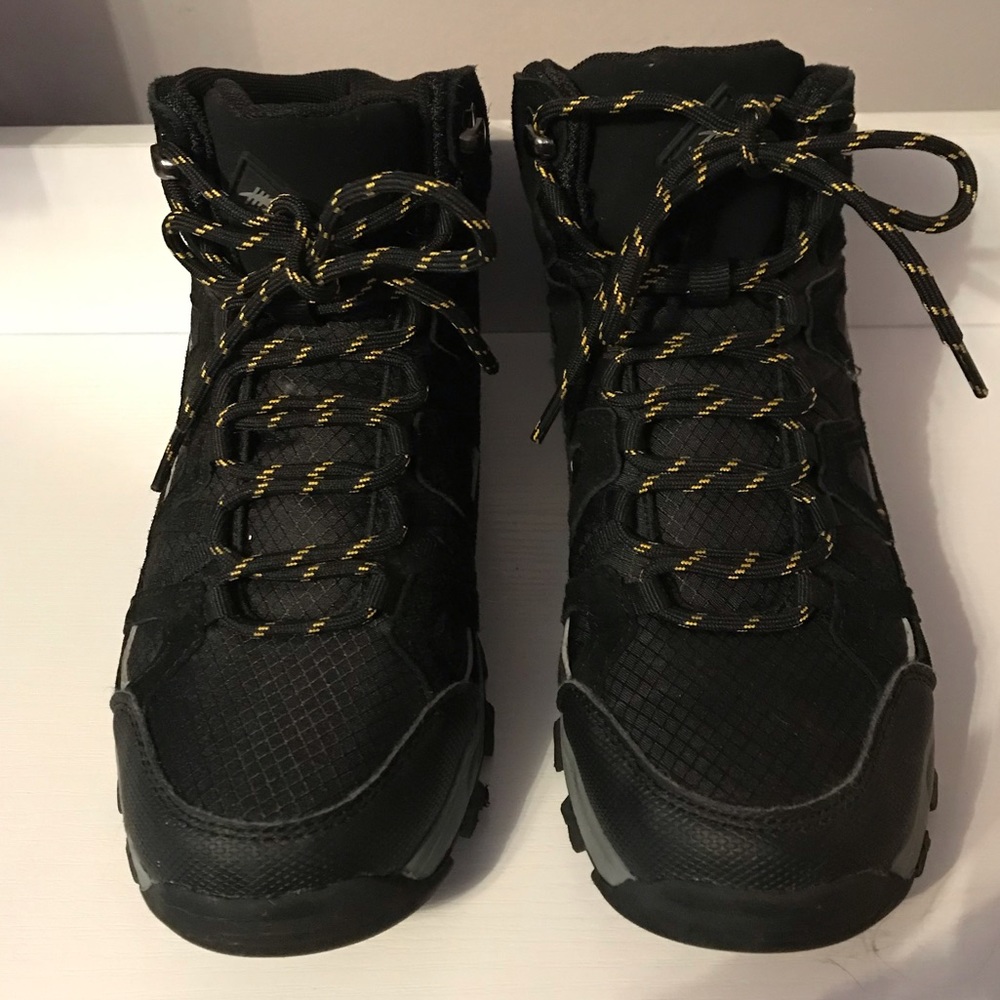 Boys boots